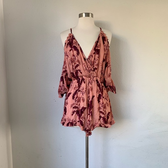 NWT Topshop Cold Shoulder Blush Playsuit Romper - Picture 6 of 8